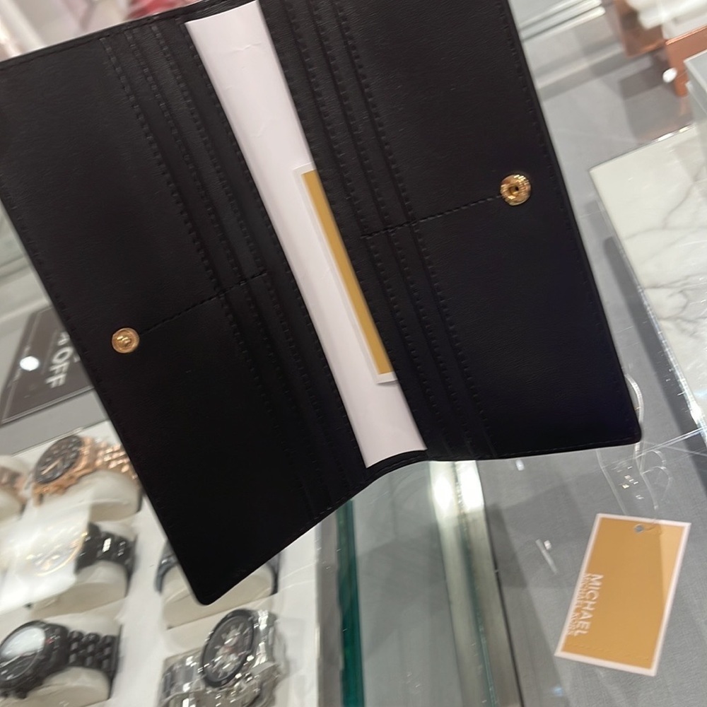 MICHAEL KORS
Reed Large Pebbled Leather Snap Wallet
Style# 35S3G6RE3L
Black 
NWT - Picture 15 of 16